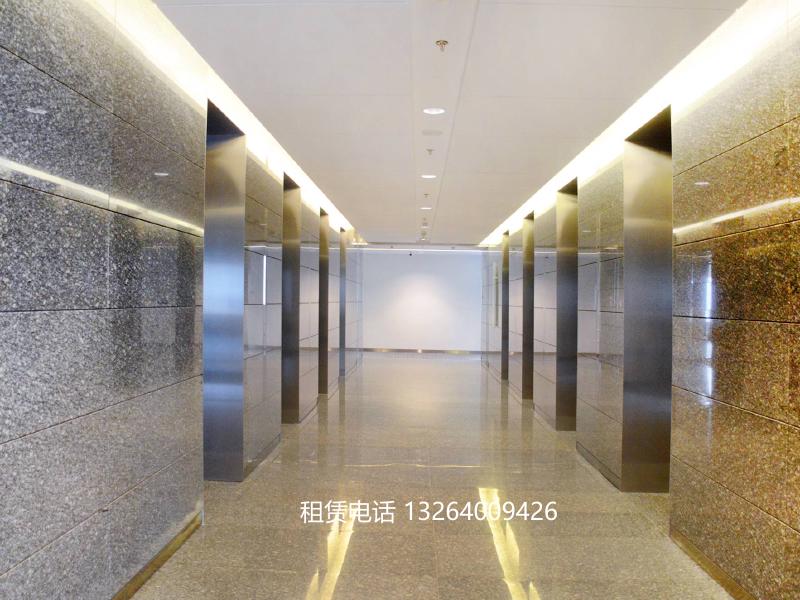 融科资讯中心电梯间