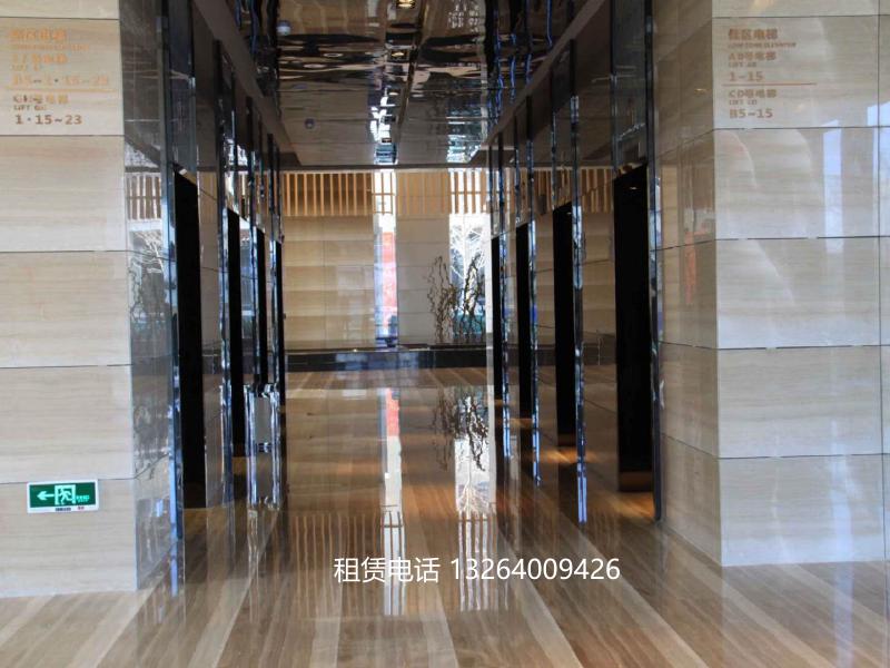 绿地中心电梯厅