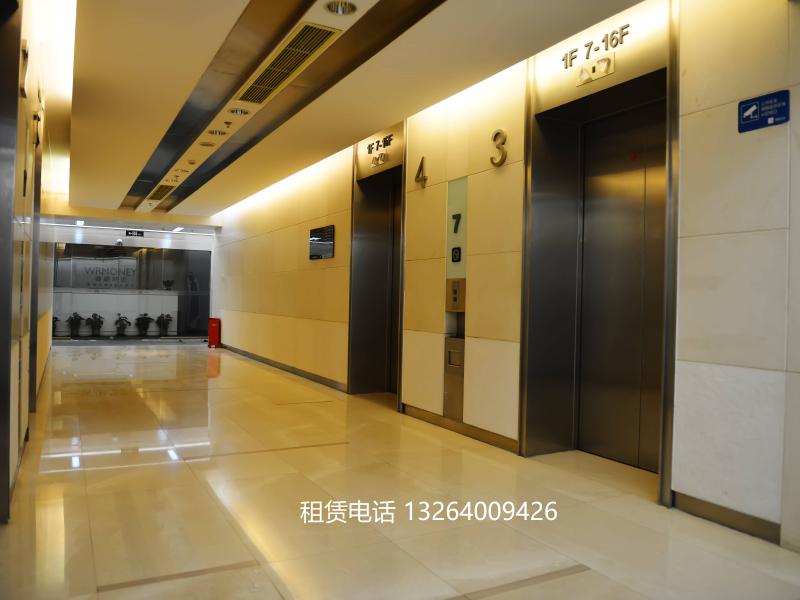 富力中心电梯厅