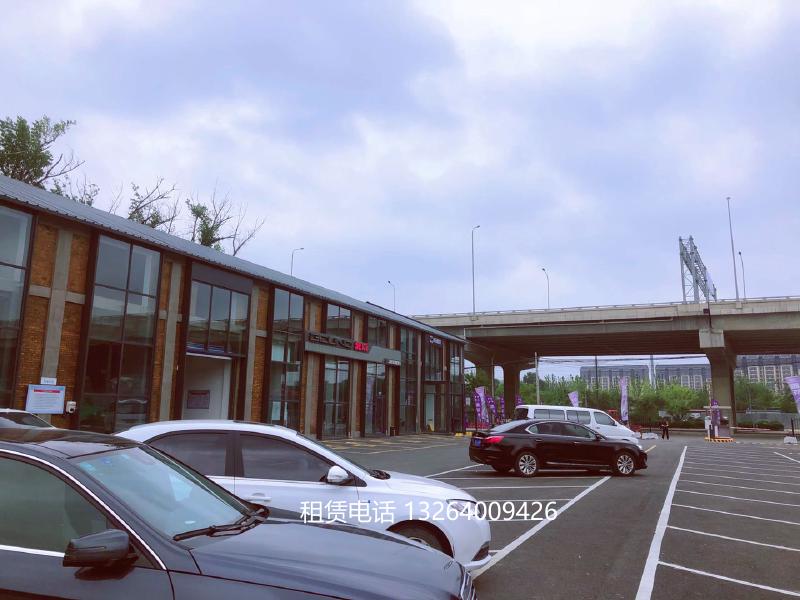 贰零空间停车场